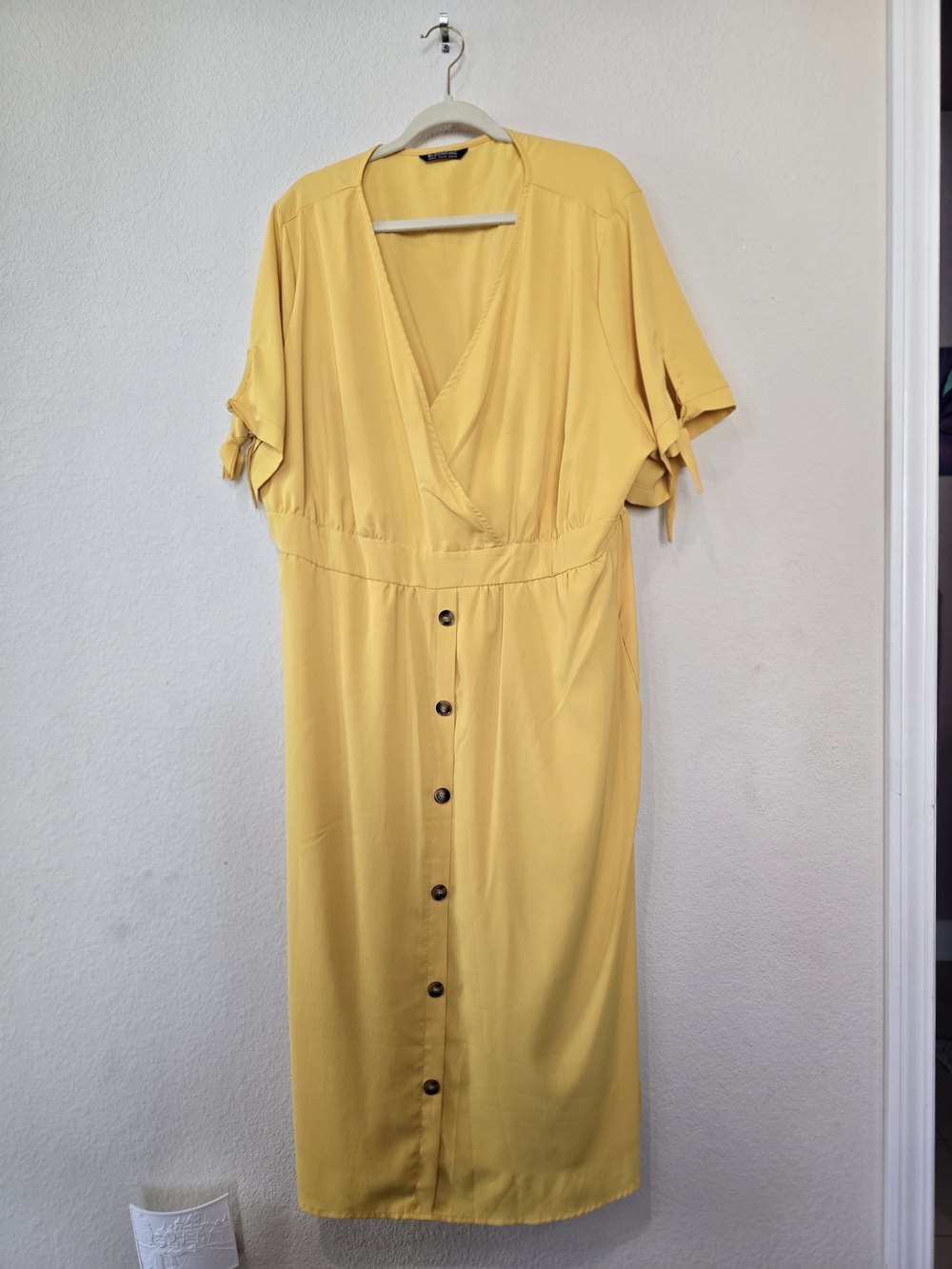 NWOT BloomChic Canary Yellow Button-Front Wrap Midi Dress Sz 22/24